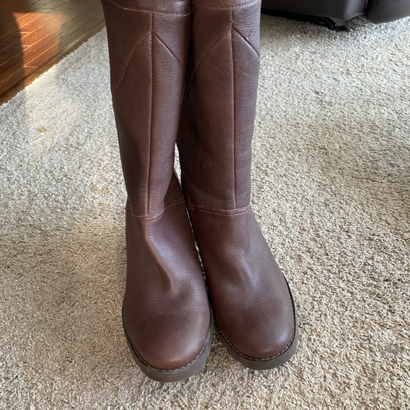 Never Worn Rare Leather UGG Dress Winter Boots Sz 8 - Picture 5 of 7